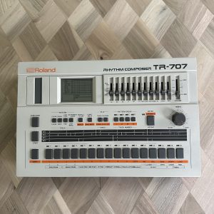 Roland TR-707